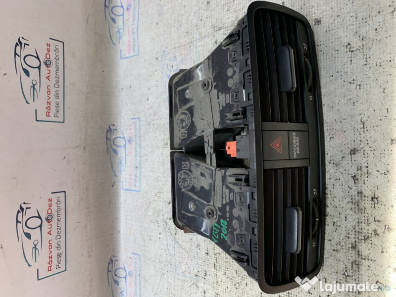 Grila ventilatie centrala Skoda Yeti 2.0 Motorina 2012