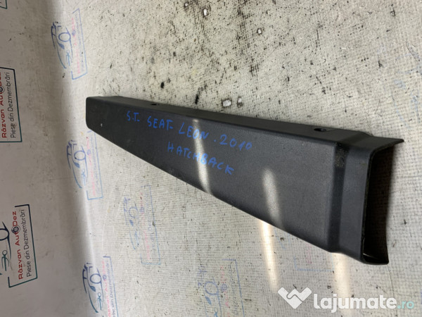 Ornament stalp stanga Seat Leon - Motorina 2009