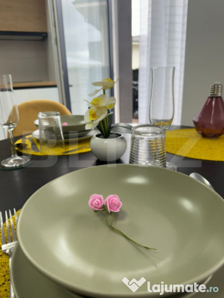 Apartament cu 2 camere, terasa, parcare subterana, zona Terr