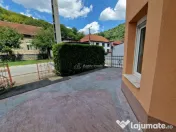 Resita Casa si Pensiune P 2 Mansd.827 Mp