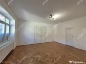 Spatiu de birouri cu 4 camere si 3 bai in zona centrala din 