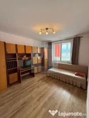 Apartament 3 camere - zona Astra 