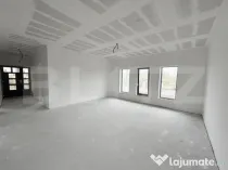 Casă de vânzare , 110 mp , teren 4,5 ari, zona Lazuri