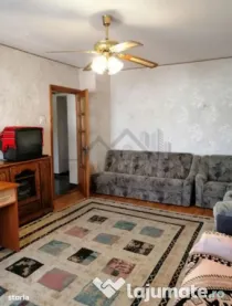 Chirie pentru o camera in apartament de trei camere zona Arcu - Gara