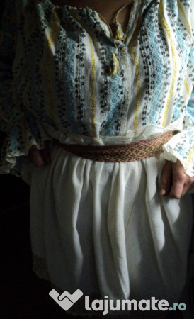 VINTAGE costum popular foarte vechi (are peste 120 ani)