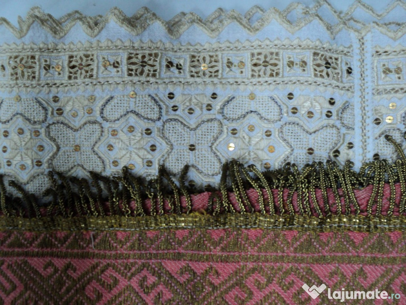 VINTAGE costum popular foarte vechi (are peste 120 ani)