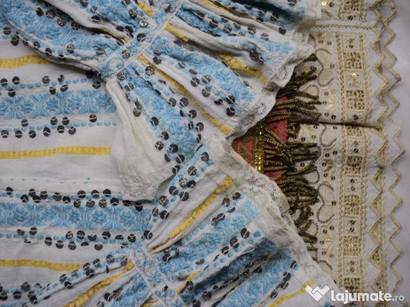 VINTAGE costum popular foarte vechi (are peste 120 ani)