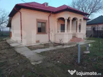 Casa renovata in Piscu Sadovei, 70 mp utili, 2200 mp curte