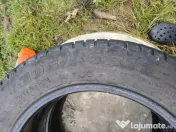 Anvelope iarnă 2 noi și 2 uzate foarte puțin 