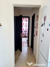 Apartament cu 3 camere decomandat - Zona Tractorul 