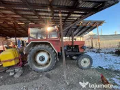 Tractor Universal 650 