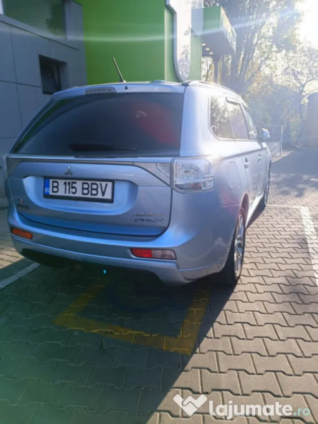 Mitsubishi outlander Vand sau schimb cu diesel
