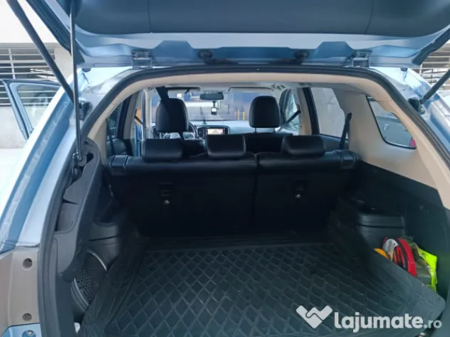 Mitsubishi outlander Vand sau schimb cu diesel