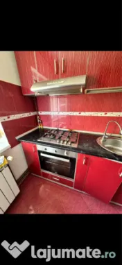 Apartament cu 3 camere decomandat zona Cotu Mic 