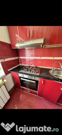 Apartament cu 3 camere decomandat zona Cotu Mic