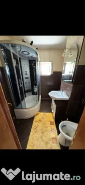 Apartament cu 3 camere decomandat zona Cotu Mic 