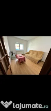 Apartament cu 3 camere decomandat zona Cotu Mic 