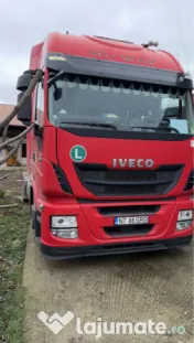 Semiremorci prelată și box și cap tractor 