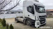 Semiremorci prelată și box și cap tractor 