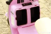 Scuter electric pentru copii Piaggio Vespa Roller 50W 12V 7A 