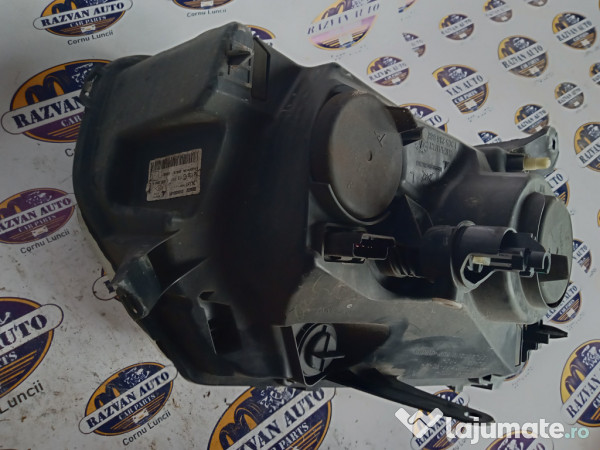 Far Stanga Halogen Dacia Duster 2013