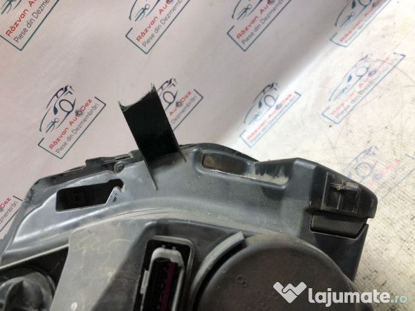 Far Stanga Halogen Dacia Duster 2013