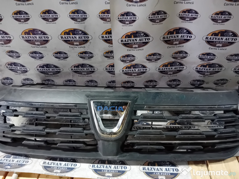 Grila bara fata Dacia Sandero 2 2015