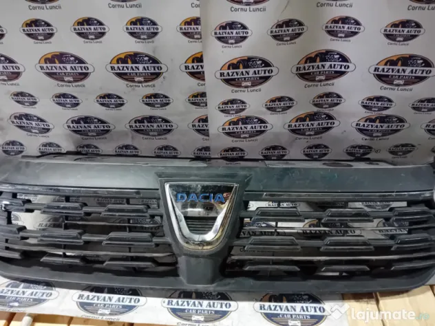 Grila bara fata Dacia Sandero 2 2015