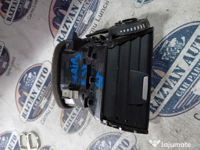 Grila ventilatie stanga BMW Seria 3 E90 2012