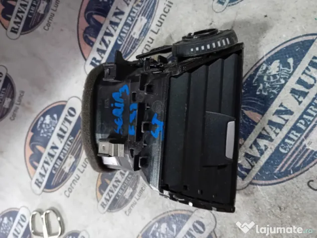 Grila ventilatie stanga BMW Seria 3 E90 2012