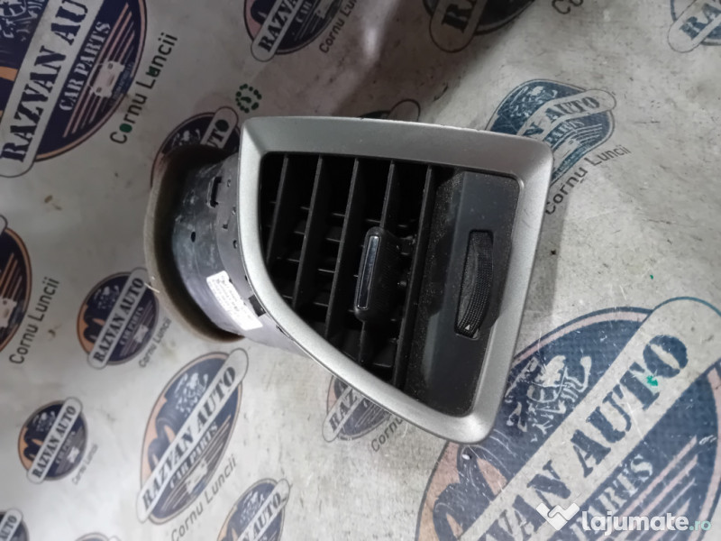 Grila ventilatie stanga Opel Astra J 2014