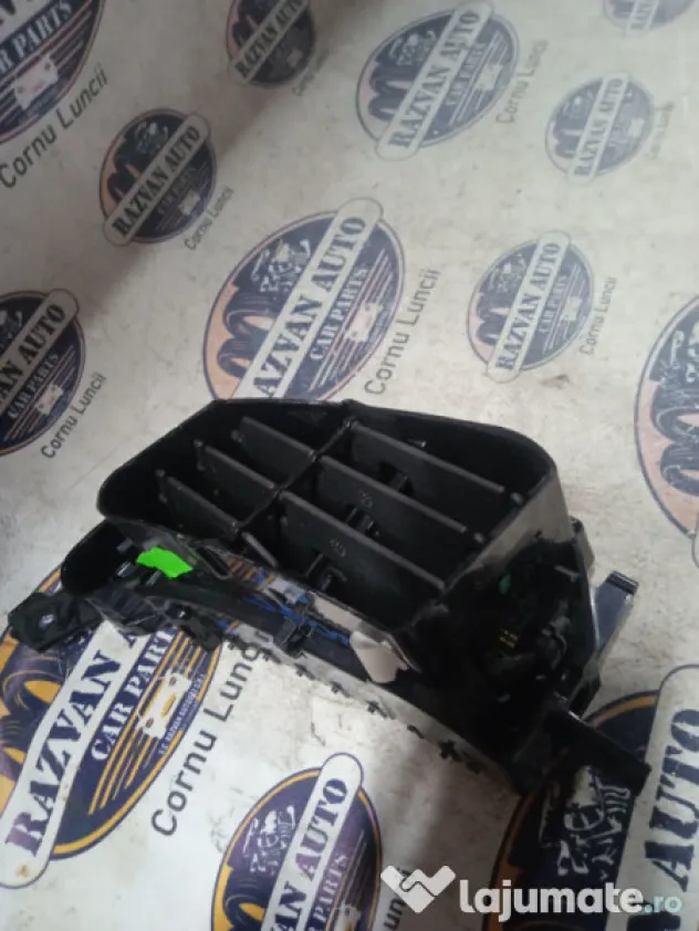 Grila ventilatie stanga Renault Captur 2015