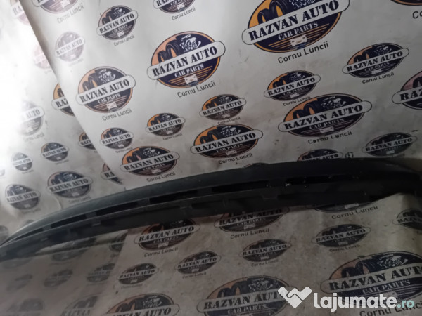 Grila bara fata Ford B-MAX 2012