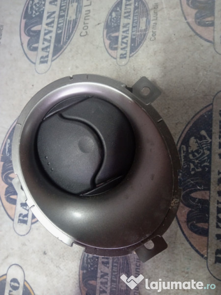 Grila ventilatie stanga Nissan Juke 2011