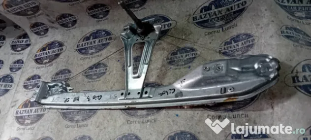 Macara geam dreapta spate Renault Clio 3 2015