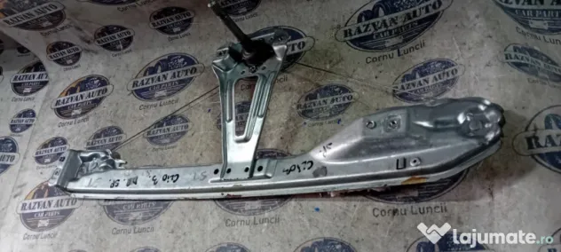 Macara geam dreapta spate Renault Clio 3 2015