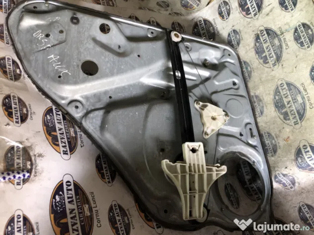 Macara geam dreapta spate Volkswagen Passat B5 2005