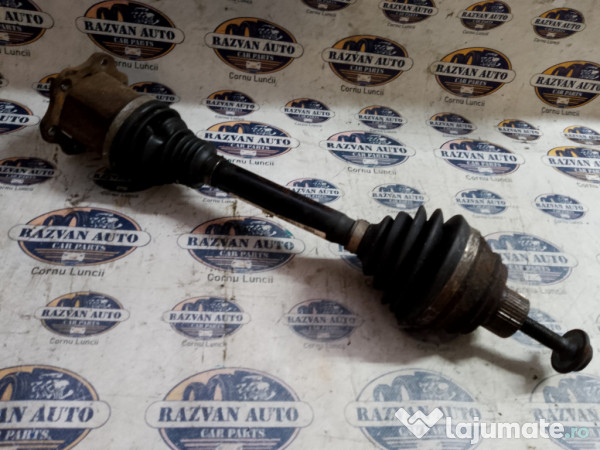 Planetara stanga fata Audi A4 B8 2.0 Motorina 2012