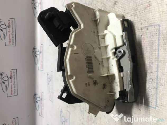 Broasca stanga spate Skoda RAPID 2014