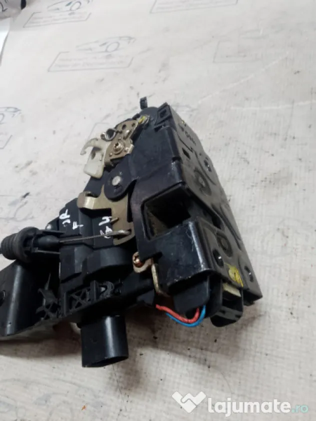 Broasca dreapta fata Volkswagen Golf 4 2003