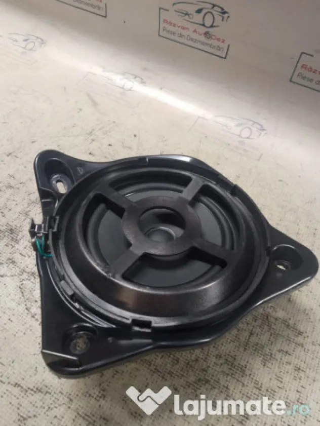 Subwoofer Mercedes C Class W205 2015
