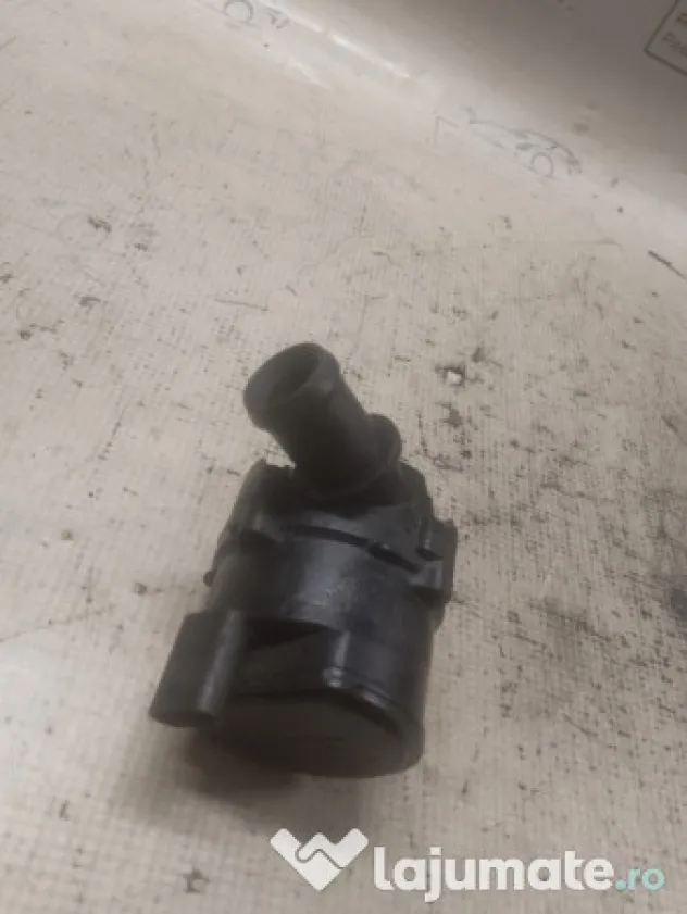 Pompa recirculare apa Volkswagen Passat B8 2015