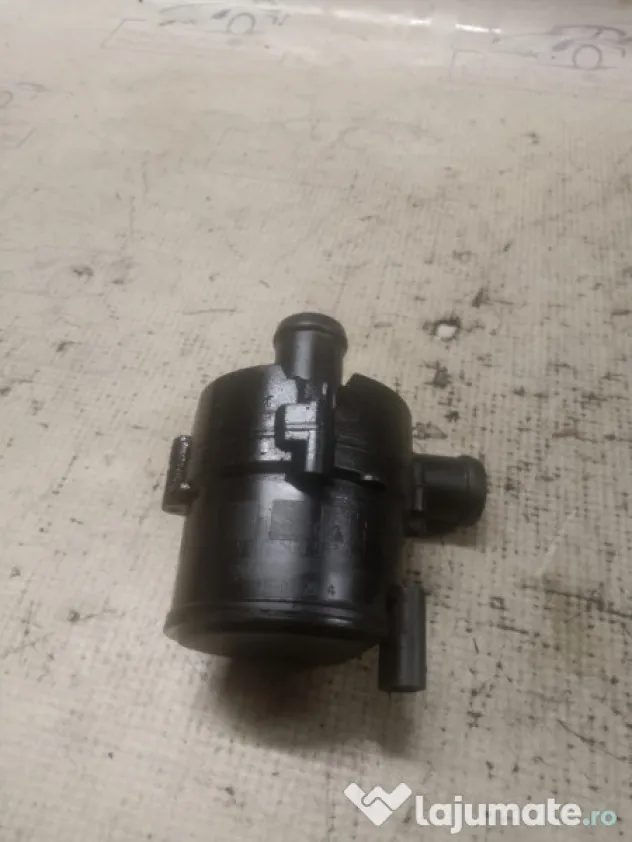 Pompa recirculare apa Volkswagen Passat B8 2015