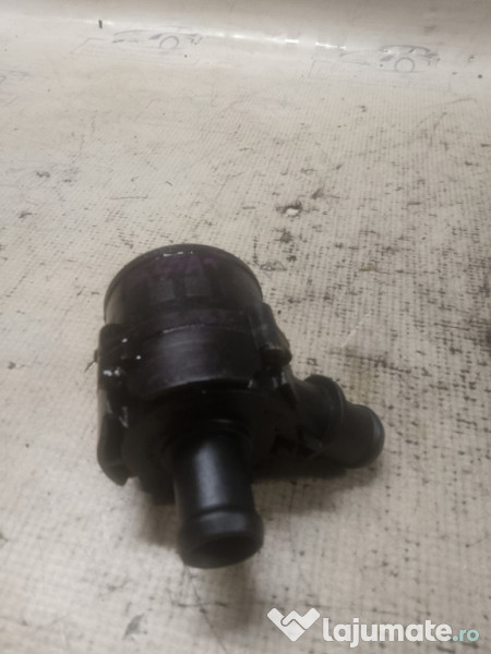 Pompa recirculare apa Volkswagen Passat B8 2015