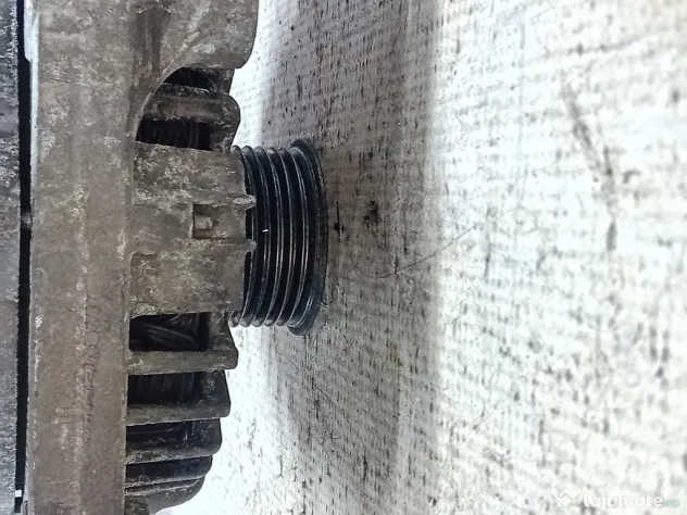Alternator BMW Seria 3 E90 2012