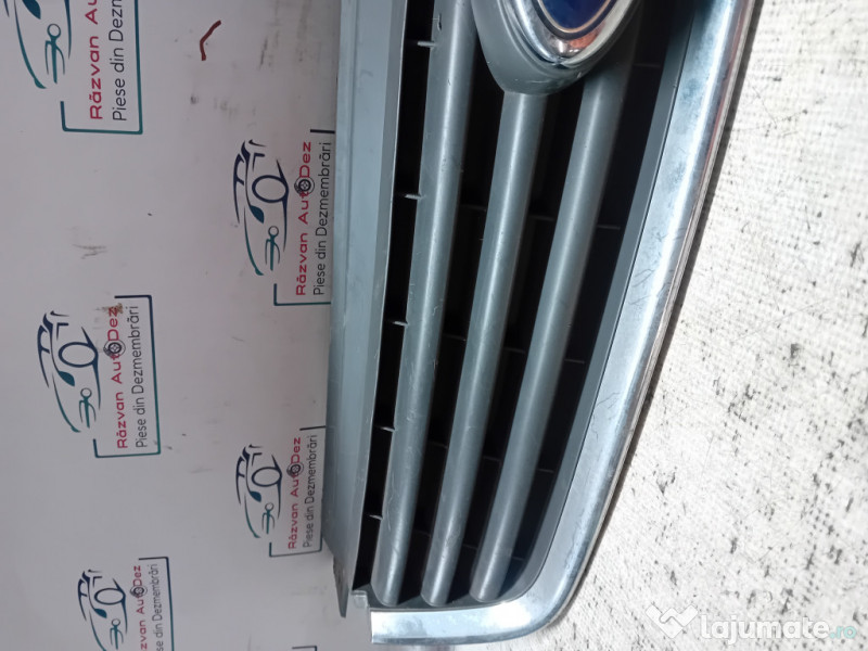 Grila bara fata Ford Kuga 2010