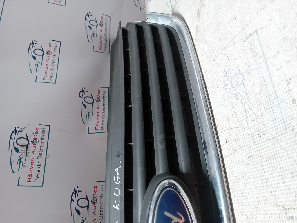 Grila bara fata Ford Kuga 2010