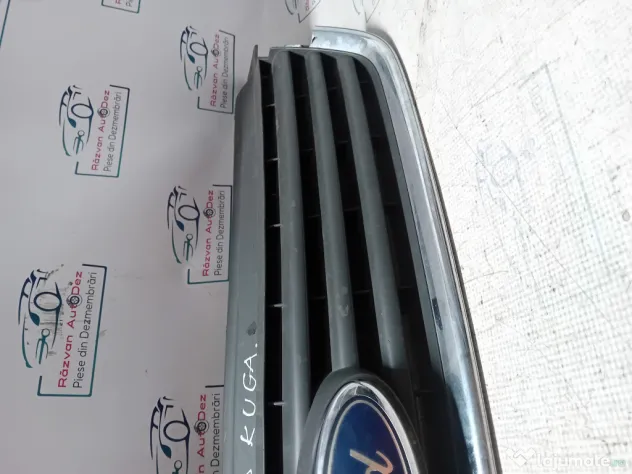 Grila bara fata Ford Kuga 2010