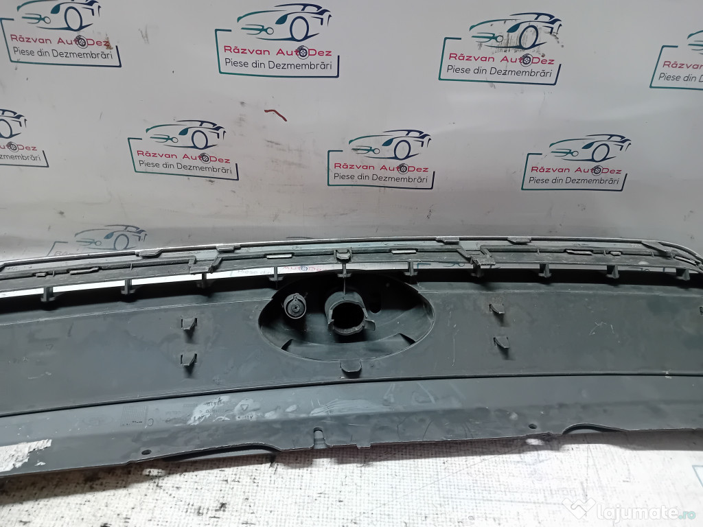 Grila bara fata Ford Kuga 2010