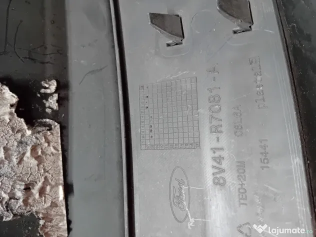 Grila bara fata Ford Kuga 2010